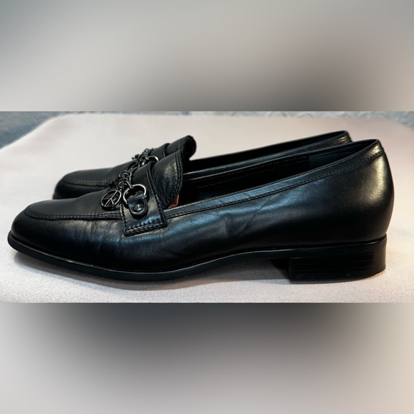 Franco Sarto- Women’s Black Leather Peace & Love Chain Loafers (7.5) - Picture 9 of 14